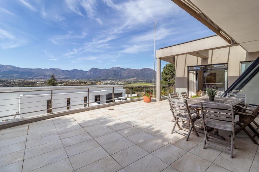 4 Bedroom Property for Sale in Hoog En Droog Western Cape